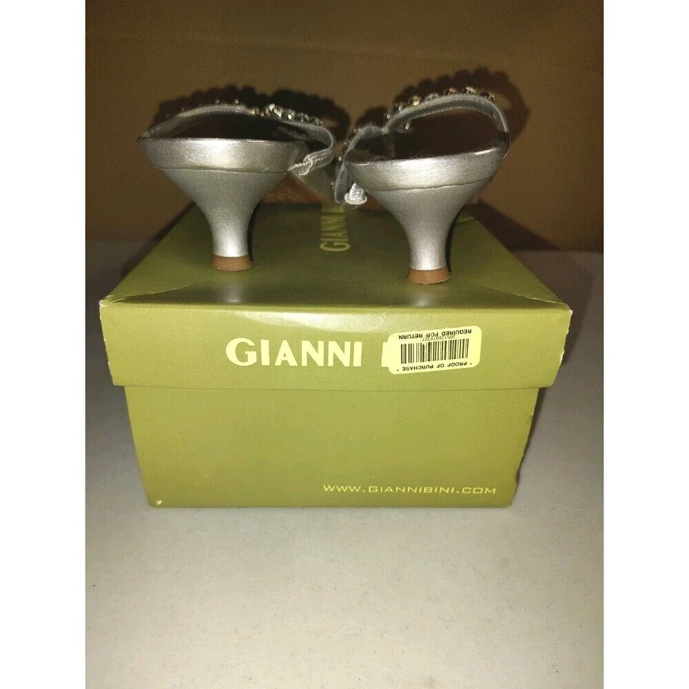 Gianni Bini kitten heel